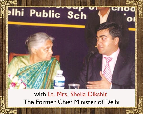 amol-arora-with-Sheila-Dixit.jpg